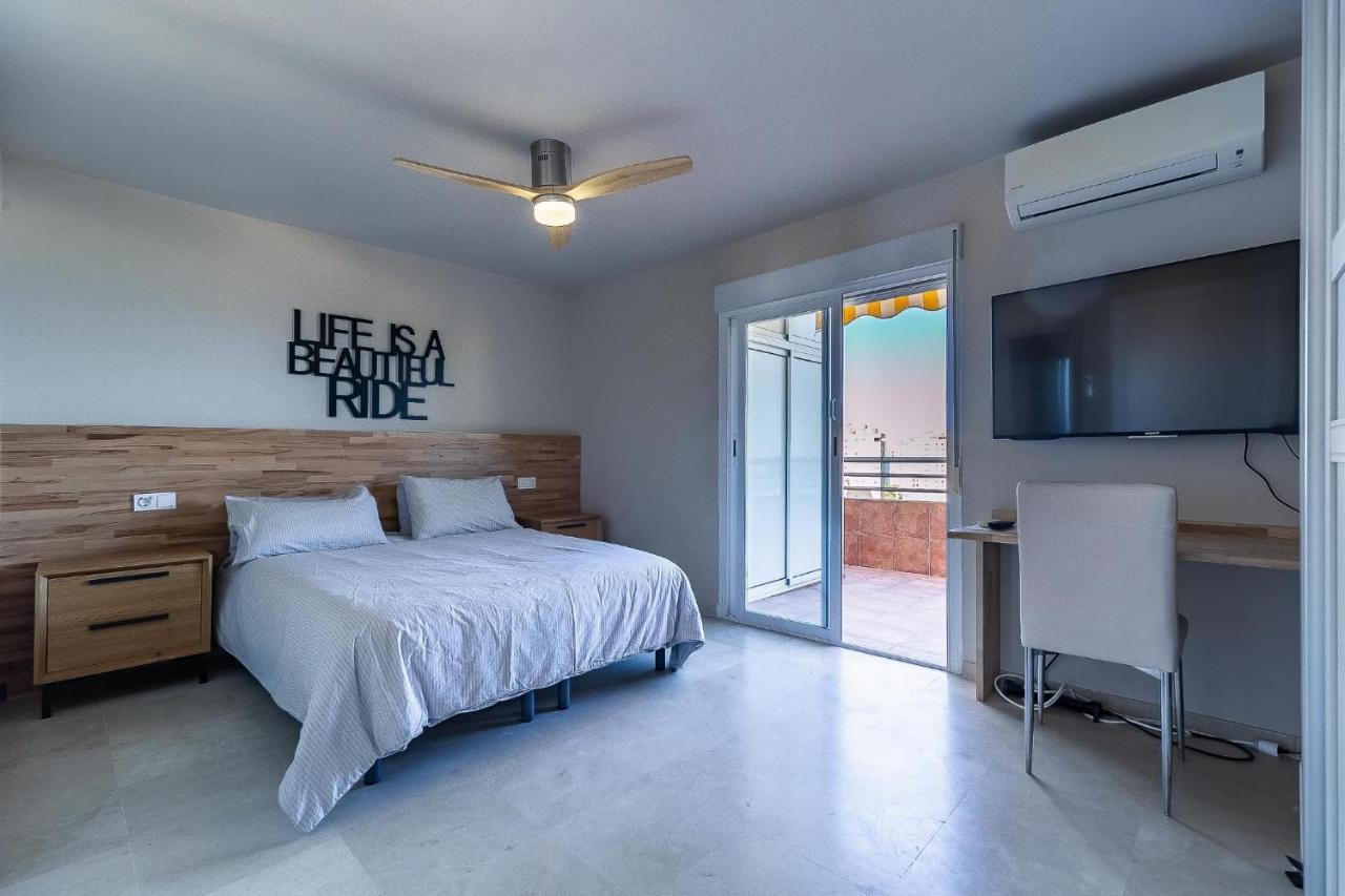 Vistas Azules -- Remodeled, Large Terrace, Spectacular Ocean Views And Beach Level Access Torremolinos Exterior photo